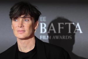 Da Peaky Blinders ad Oppenheimer alla pista: tutte le auto di Cillian Murphy, che collezione!