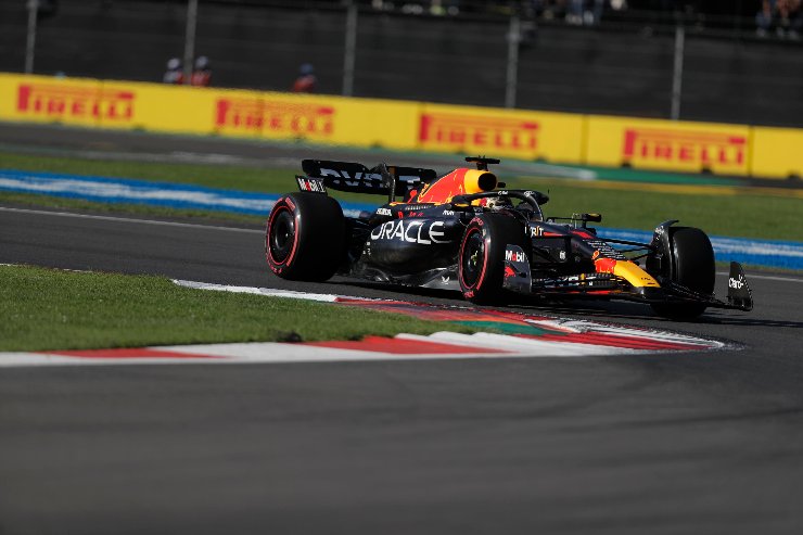 Max Verstappen frecciata ai rivali