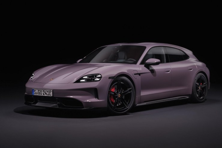 Porsche Taycan novità auto elettrica miglioramento potenza 2024 restyling
